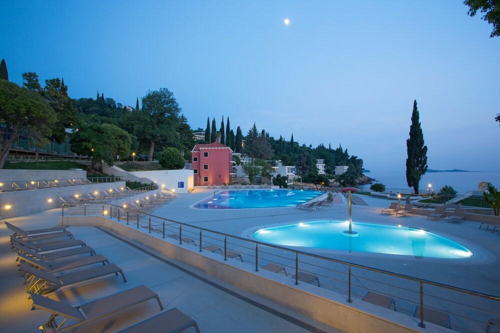 Hotel Млини Екстериор снимка